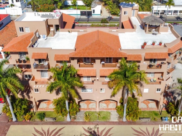 Local 8 Plaza Coyula